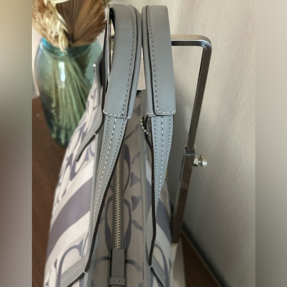 COACH Signature C Jacquard Canvas w/Leather Trim Tote Bag - Picture 7 of 11